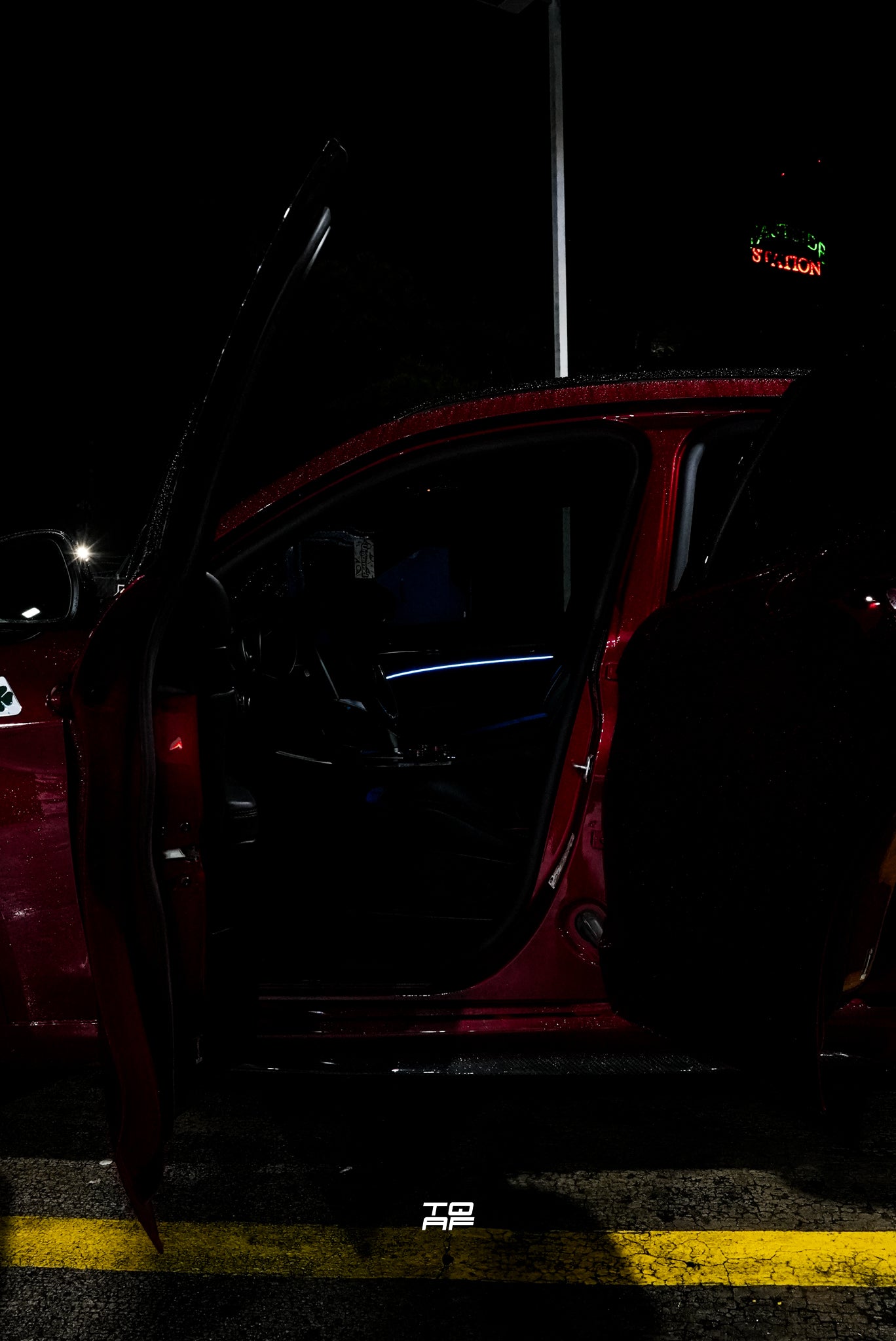 Alfa Romeo Stelvio Ambient Lighting Kit – Factory-Style RGB Interior (Plug & Play / Wire & Play)