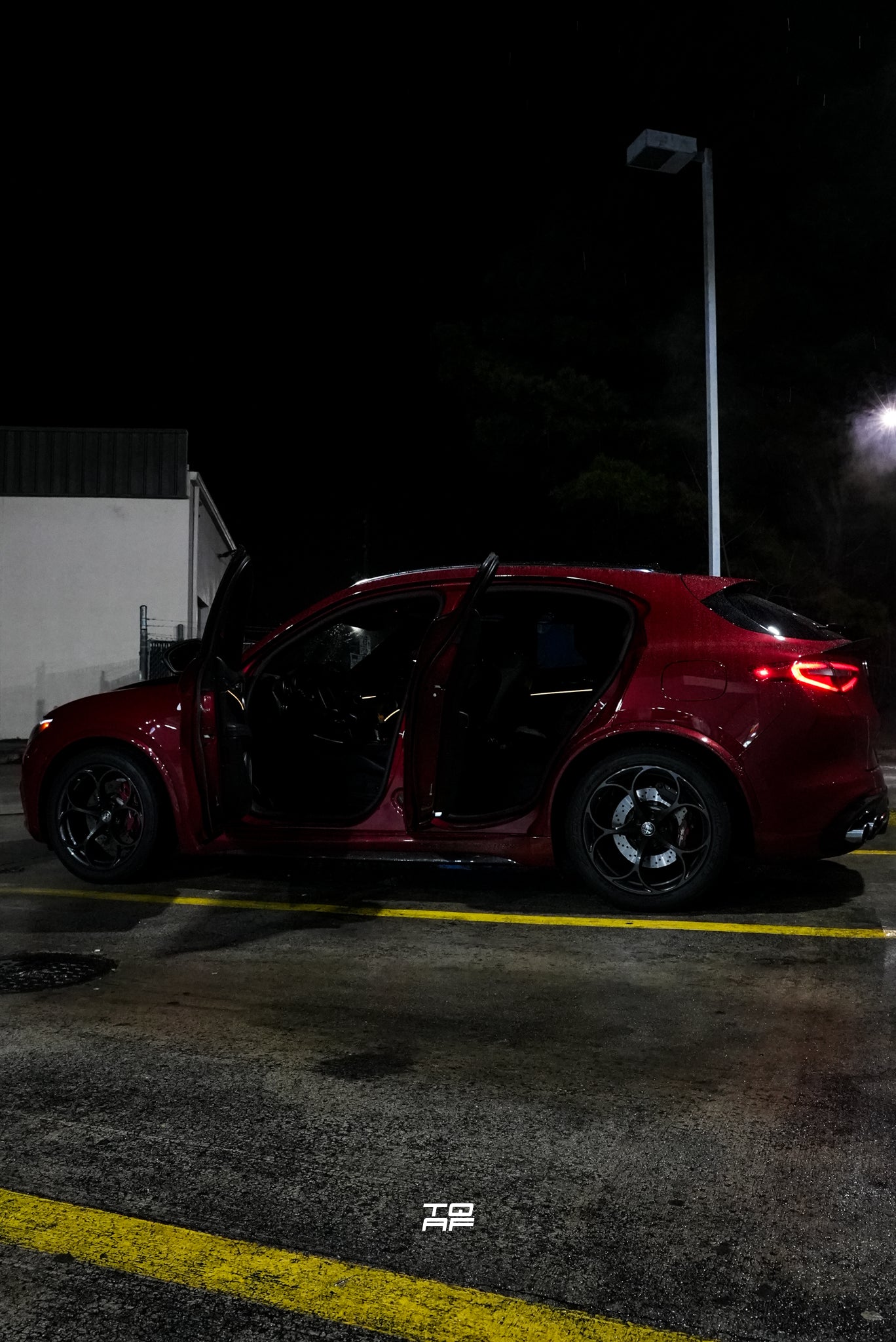 Alfa Romeo Stelvio Ambient Lighting Kit – Factory-Style RGB Interior (Plug & Play / Wire & Play)