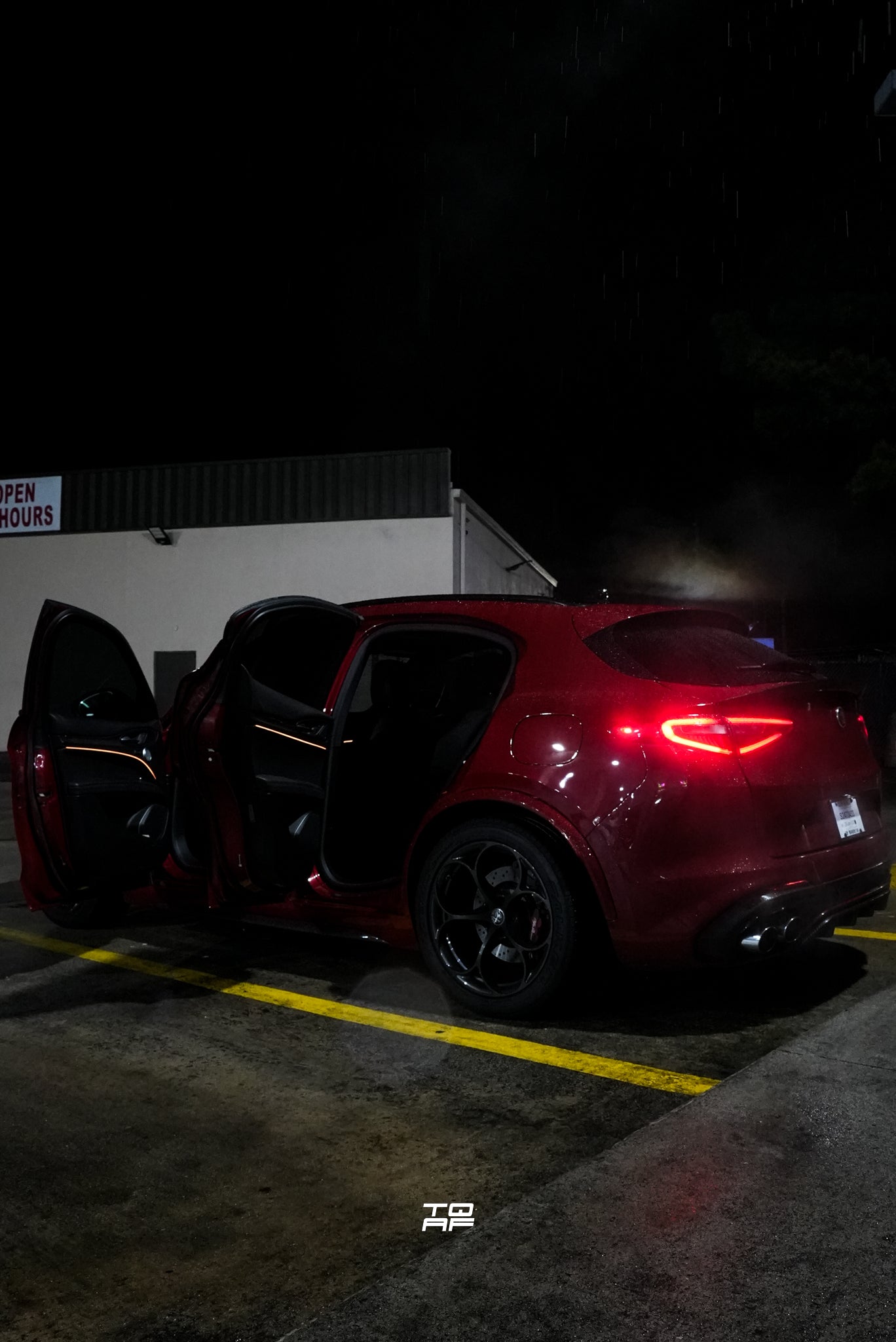 Alfa Romeo Stelvio Ambient Lighting Kit – Factory-Style RGB Interior (Plug & Play / Wire & Play)