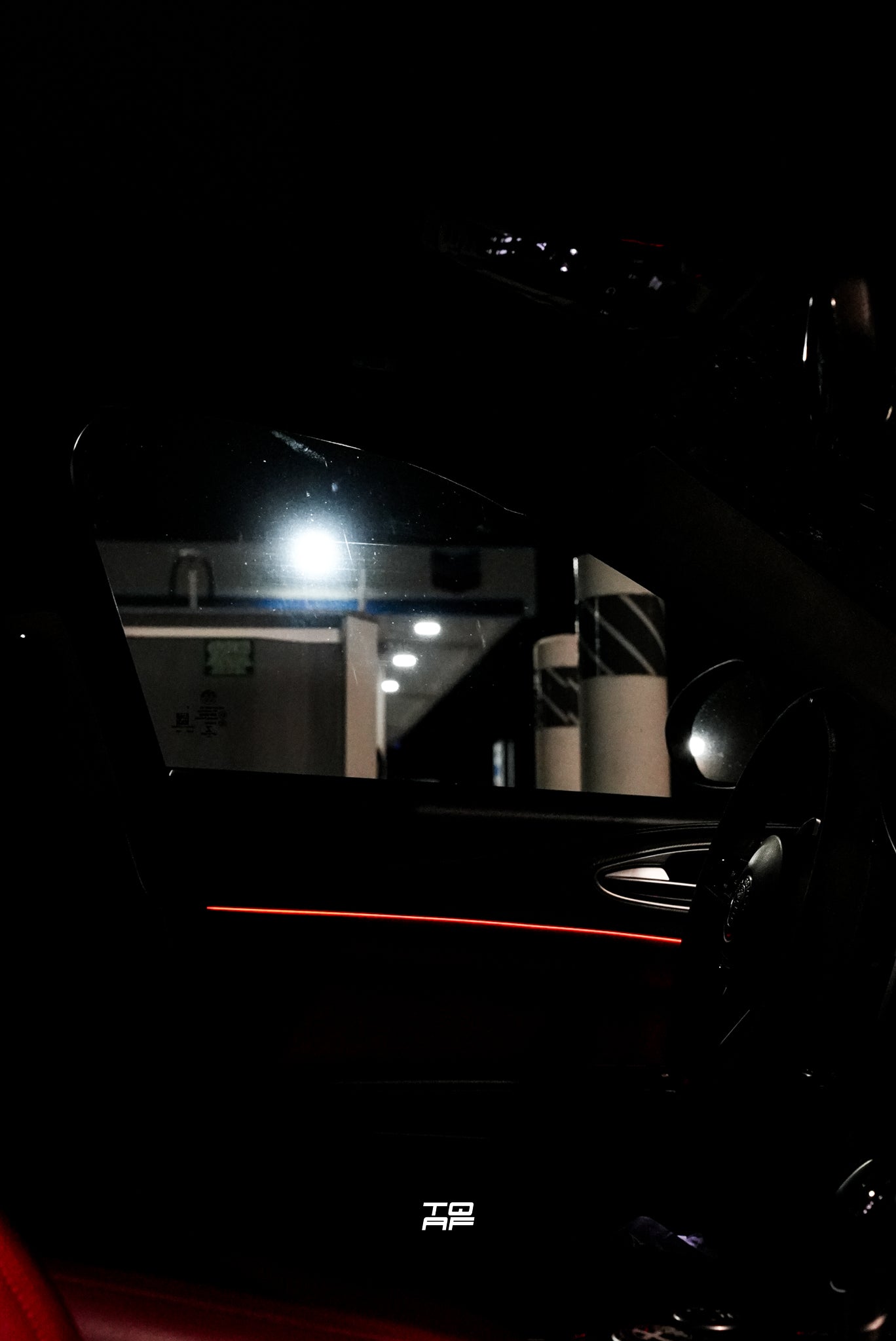 Alfa Romeo Giulia Ambient Lighting Kit – Factory-Style RGB Interior (Plug & Play / Wire & Play)