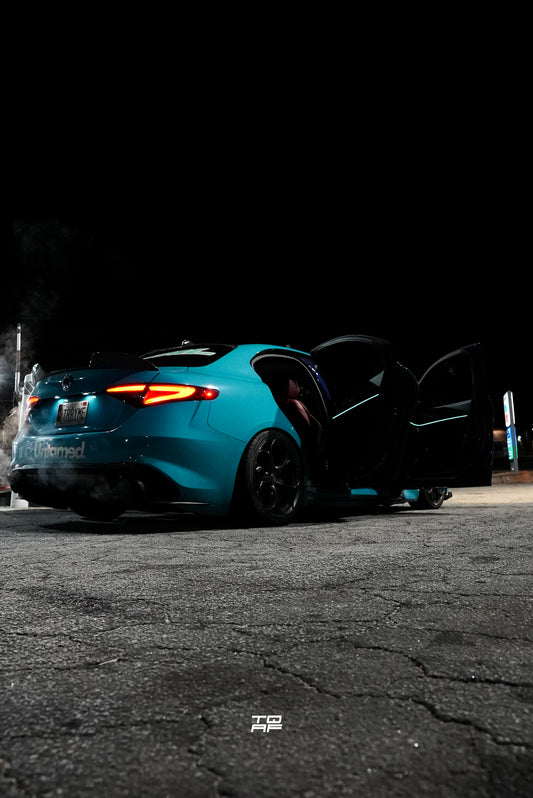 Alfa Romeo Giulia Ambient Lighting Kit – Factory-Style RGB Interior (Plug & Play / Wire & Play)