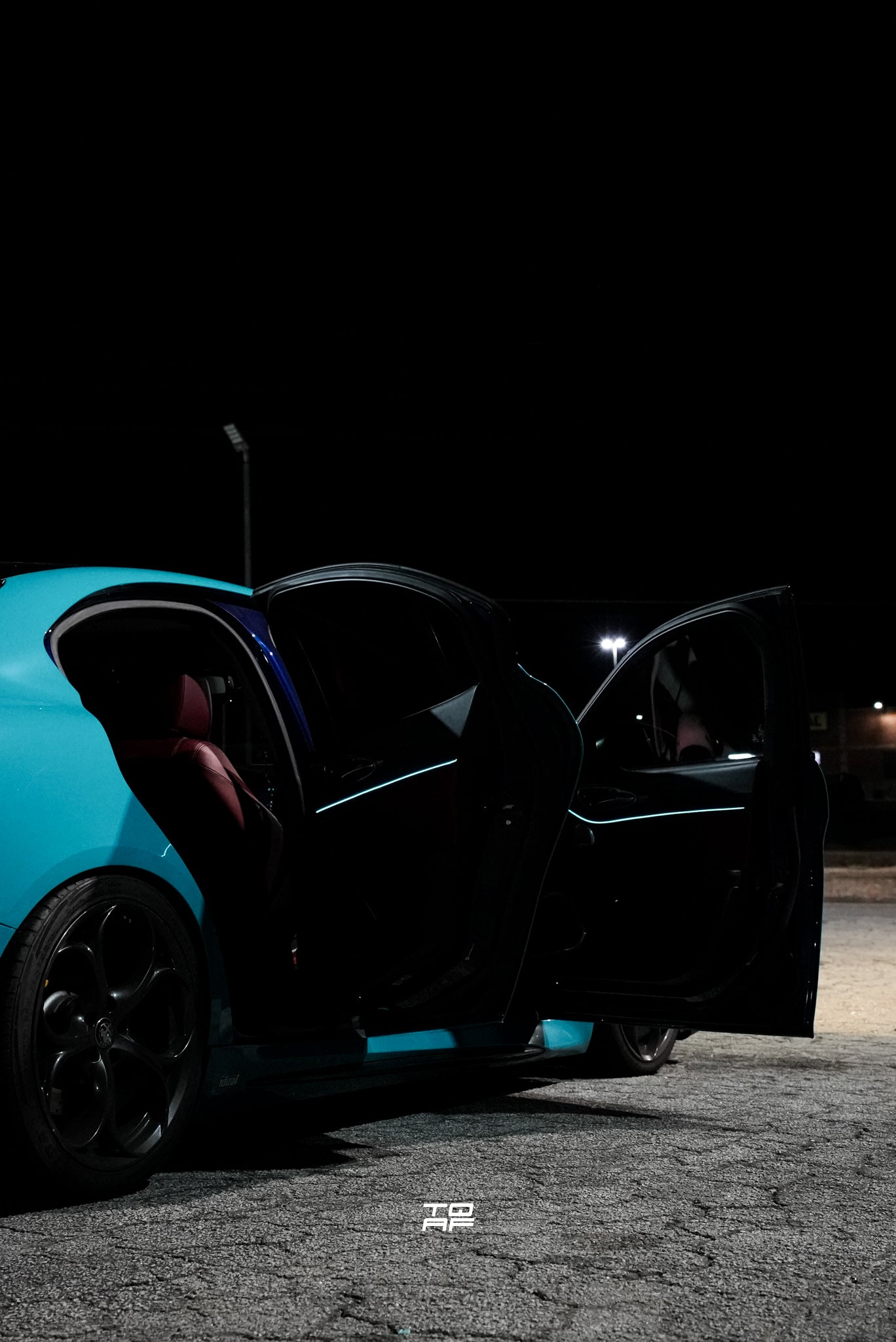 Alfa Romeo Giulia Ambient Lighting Kit – Factory-Style RGB Interior (Plug & Play / Wire & Play)