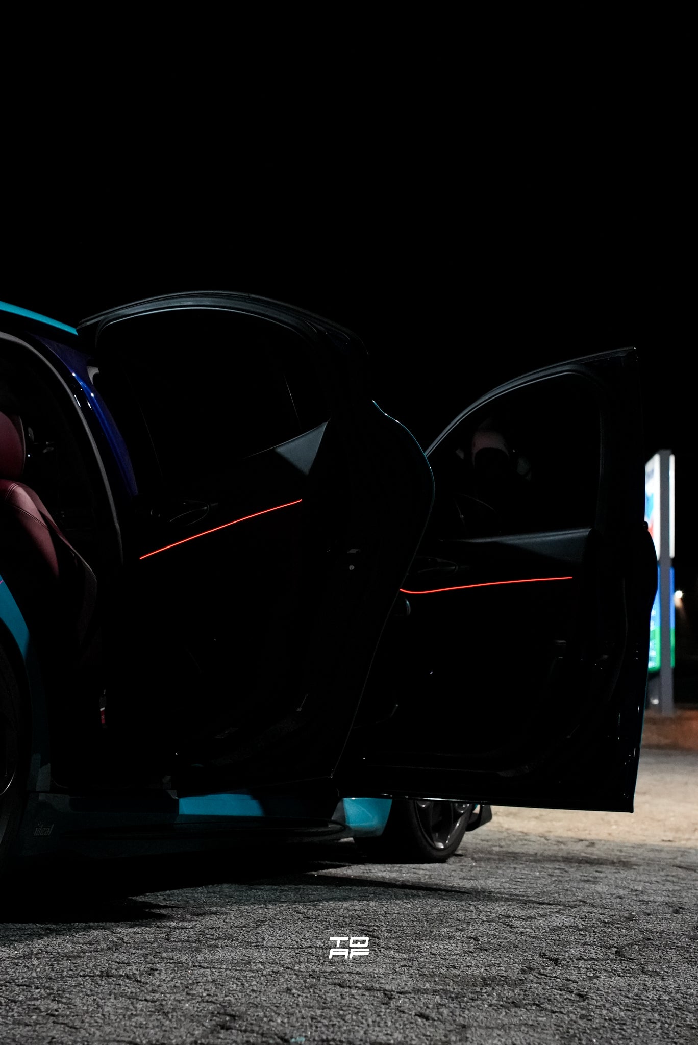 Alfa Romeo Giulia Ambient Lighting Kit – Factory-Style RGB Interior (Plug & Play / Wire & Play)